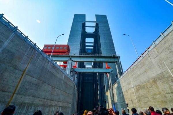 2024年通過旅客超50萬人次 三峽升船機客運量創(chuàng)新高