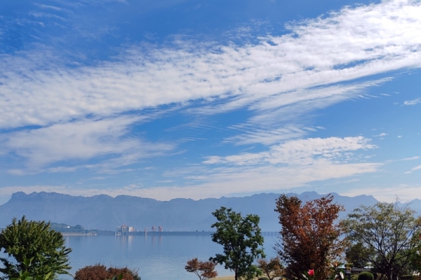春滿三峽：三峽大壩的詩意棲居