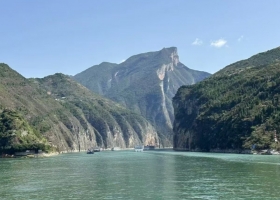 <宜昌到重慶奉節(jié)游船價格 世紀江山如詩長江三峽一日游價格>宜昌到重慶奉節(jié)游船途經(jīng)哪些景點
